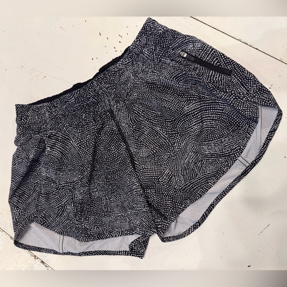 Lululemon Black and White Dotted Low-Rise Hotty Hot 2.5” Shorts
